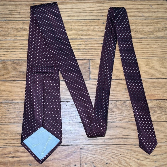 Stunning Turnbull & Asser Burgundy and White Polka Dot Silk Tie - Picture 3 of 8